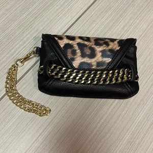 Cache wristlet, leather